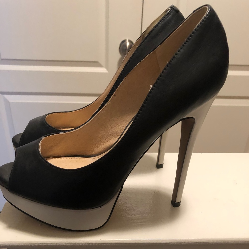 Aldo black and white heels size 8
